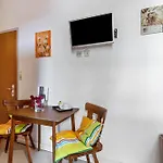 Zum Schwanen Πανσιόν 3*
